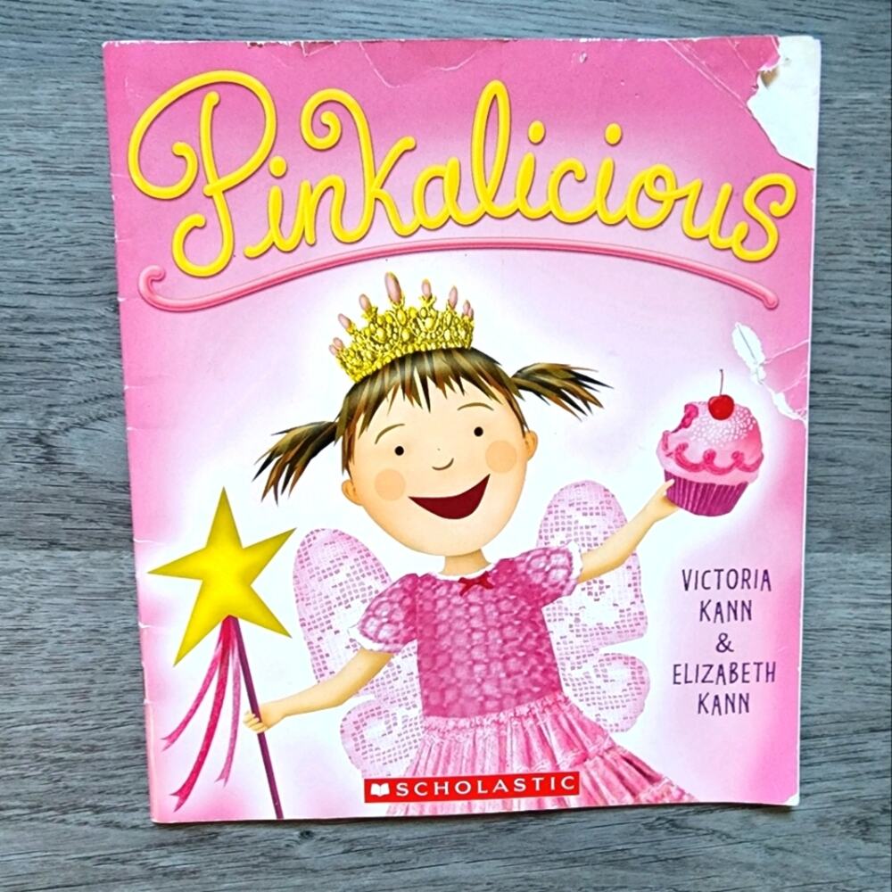 Pinkalicious Children's Illustrated Fiction Paperback Book Series Scholastic